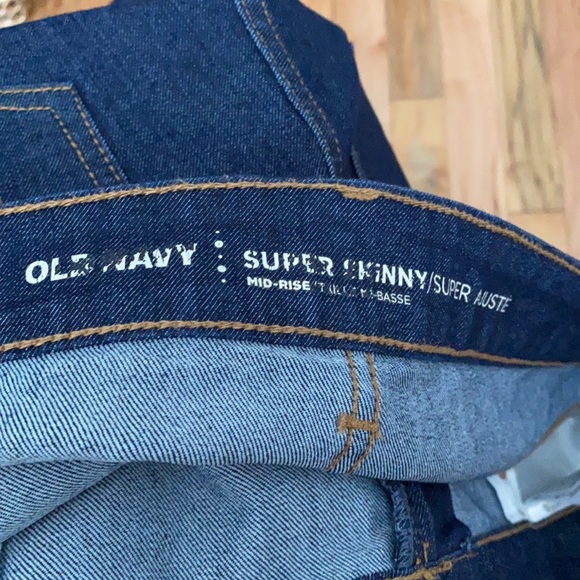 Old Navy Women’s Jeans - Picture 7 of 8